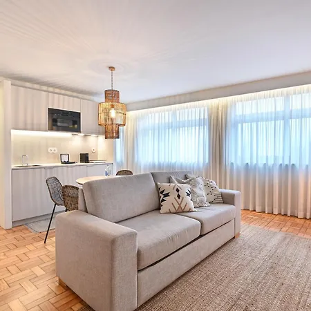 Sleep In Office * Oporto